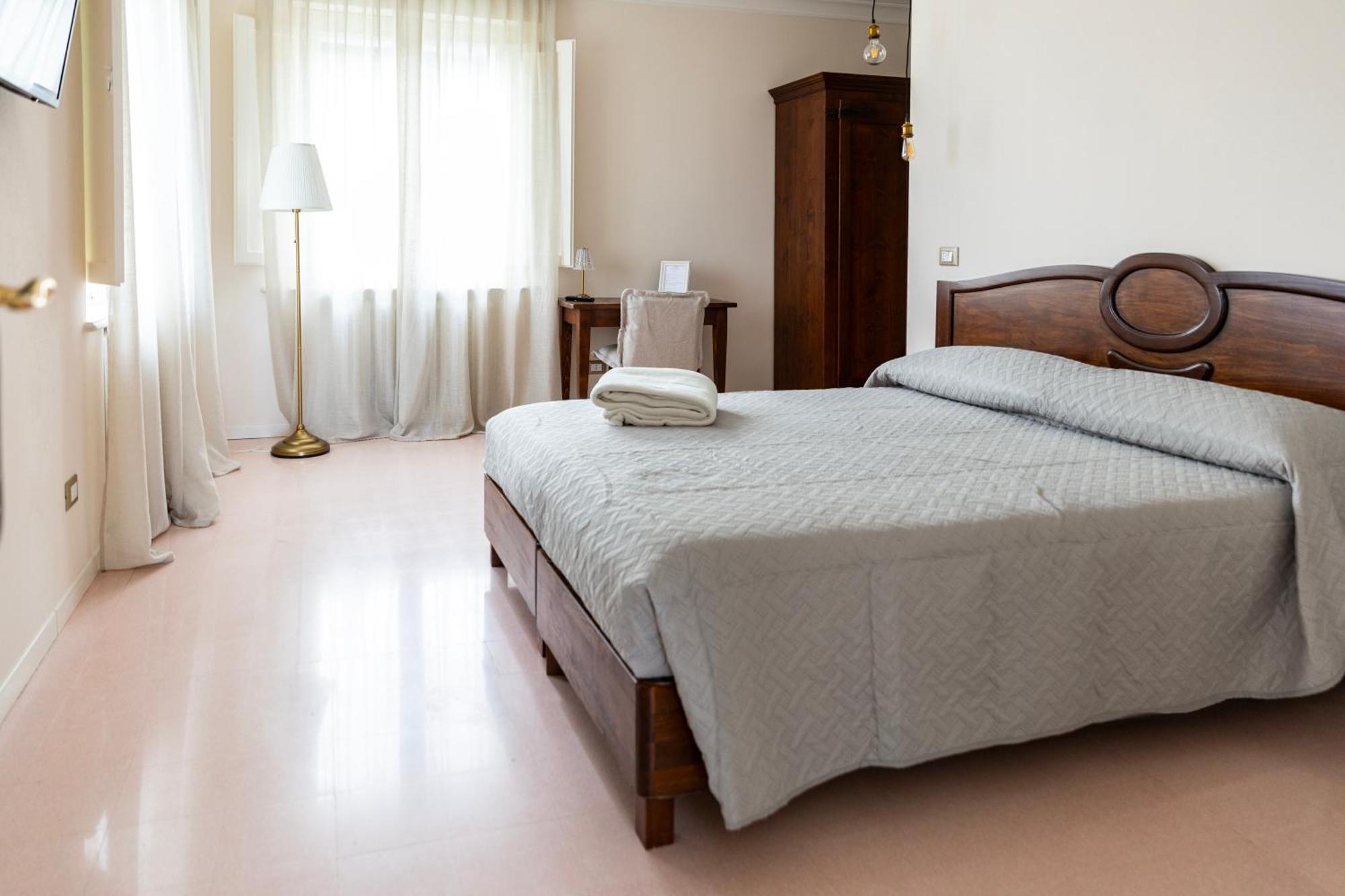 Palazzo Gessi Room And Breakfast Borghi Dış mekan fotoğraf
